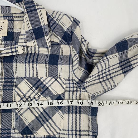 Billabong Plaid Button Front Long Sleeve Shirt Raw Hem Cream Black Size Large - Picture 8 of 9